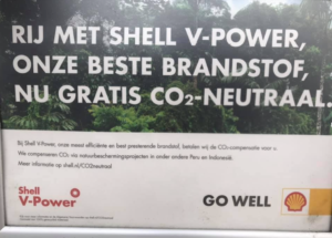 Greenwashing Shell: net doen of ze genoeg bomen planten de CO2-uitstoot van fossiele brandstof te compenseren.